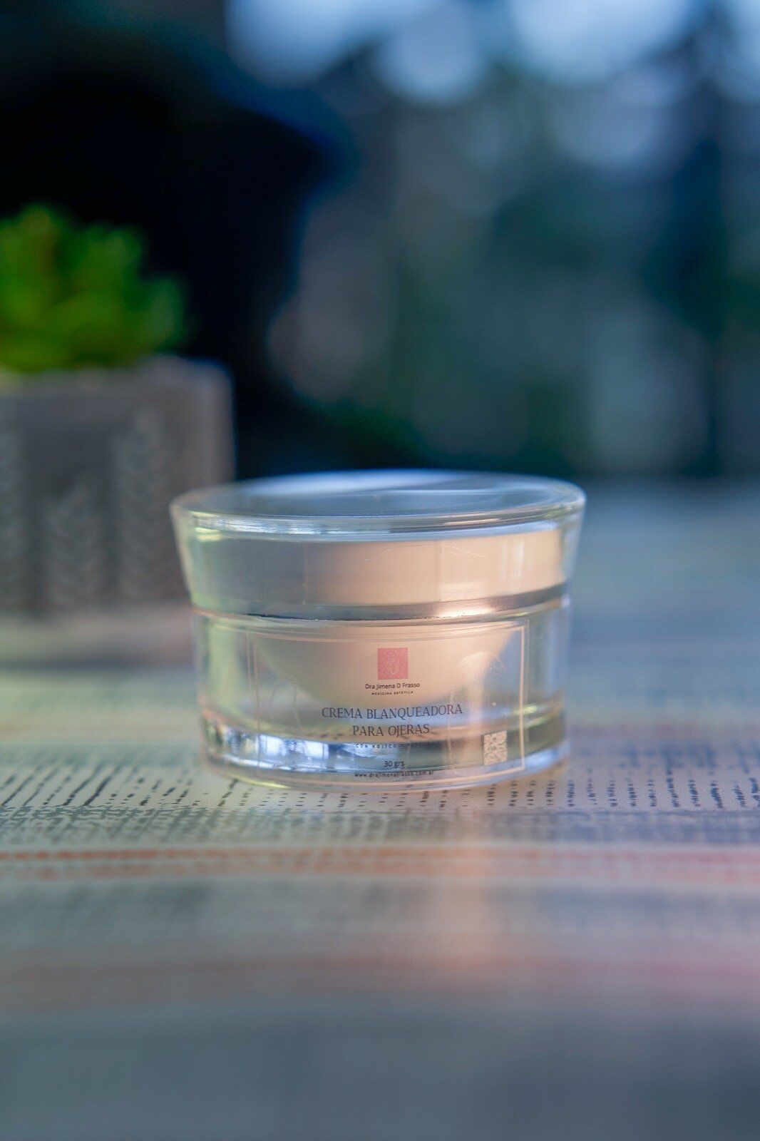 Crema blanqueadora contorno de ojos para ojeras